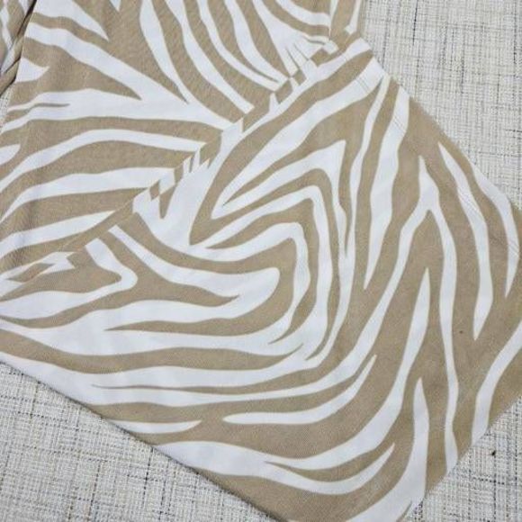 NWT Chico's Travelers Classic Zebra Palazzo Tan White Pants Size 1 Medium 8 - Picture 3 of 8